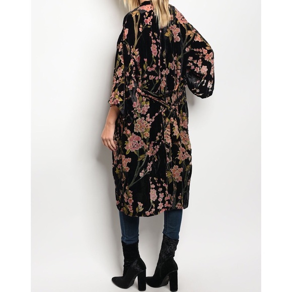 | VELVET + FLORAL KIMONO | - Picture 4 of 4